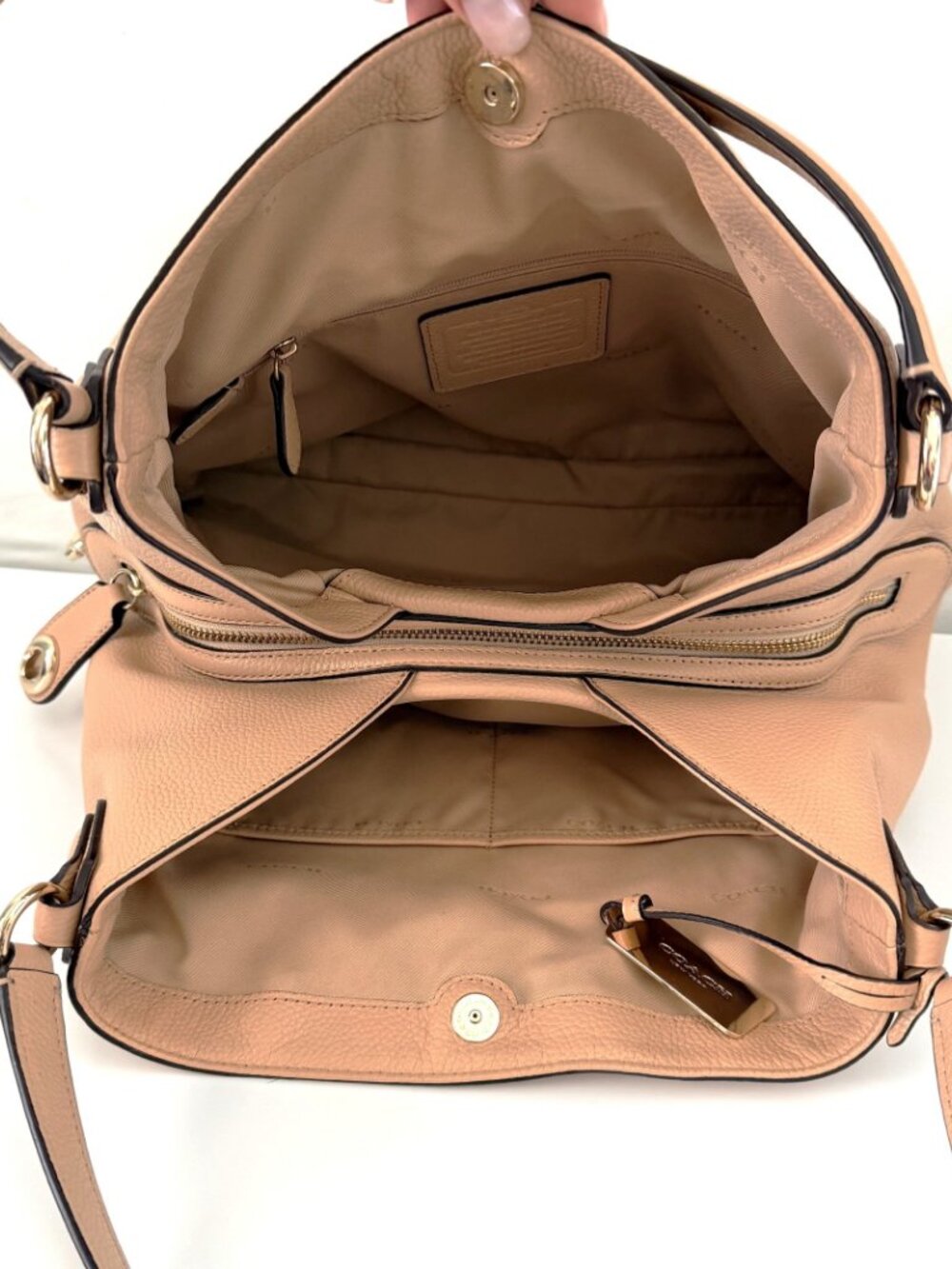COACH Edie 31 Pebbled Leather Shoulder Bag Nude Tan 36464 - Picture 5 of 11